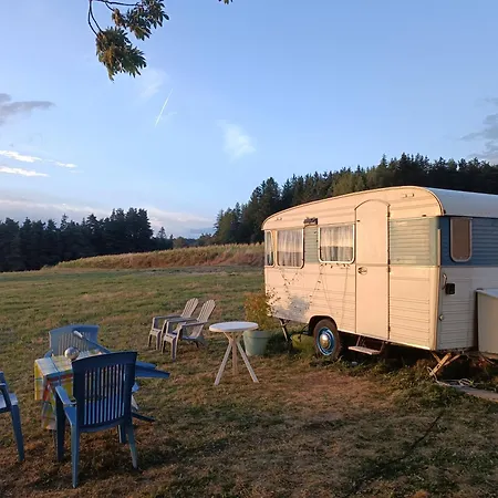 Caravane Vintage Atypique Avec Jacuzzi A La Campagne Κάμπινγκ Sauvessanges
