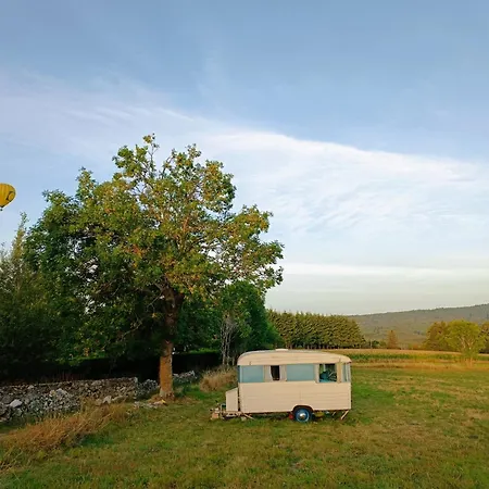 Caravane Vintage Atypique Avec Jacuzzi A La Campagne * Sauvessanges