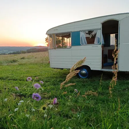 Caravane Vintage Atypique Avec Jacuzzi A La Campagne Κάμπινγκ *