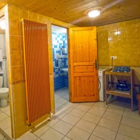 Caravane Vintage Atypique Avec Jacuzzi A La Campagne Sauvessanges