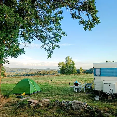 Caravane Vintage Atypique Avec Jacuzzi A La Campagne Campsite *